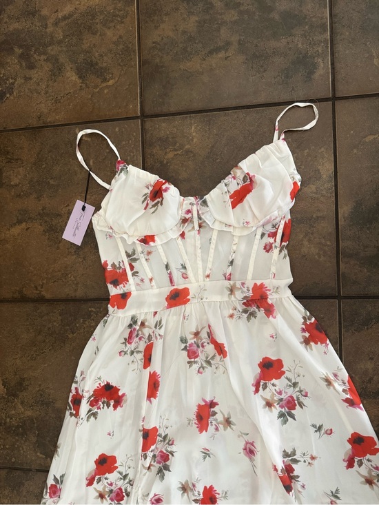 true silhouette boutique Dresses & Skirts - Floral Midi Dress with Red Poppy Print